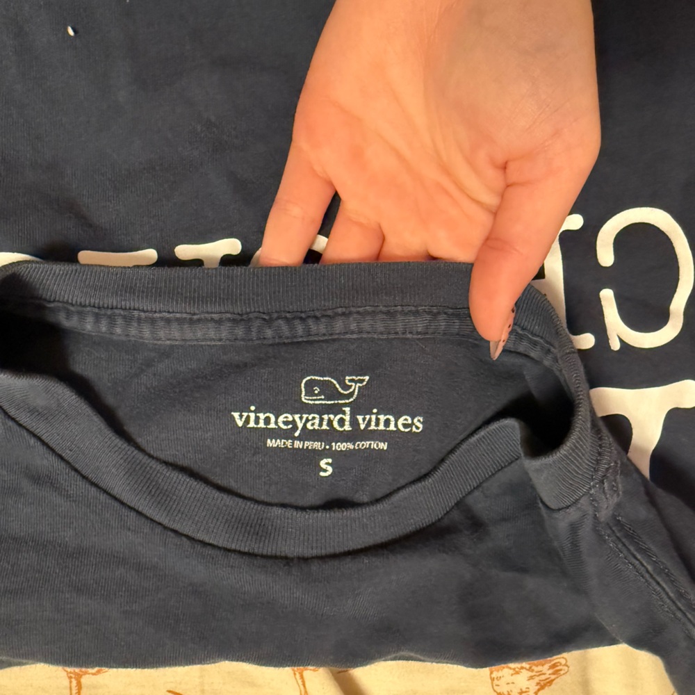 vineyard vines top - Picture 3 of 3